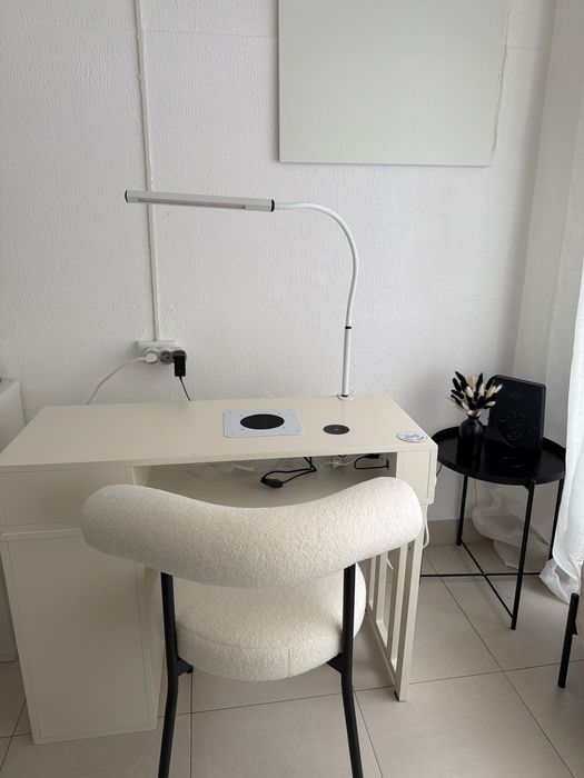 Mesa de Manicure Equipada | Pronta a Trabalhar