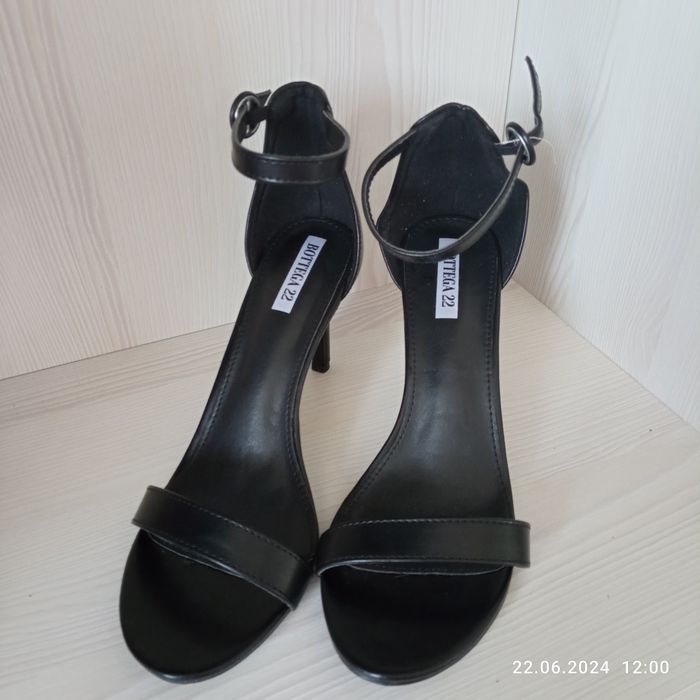 Босоніжки нові 41 розмір