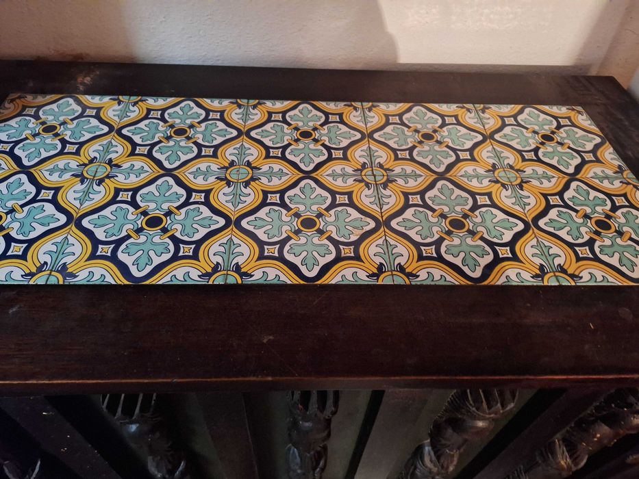 Móvel  pés muito antiga e original