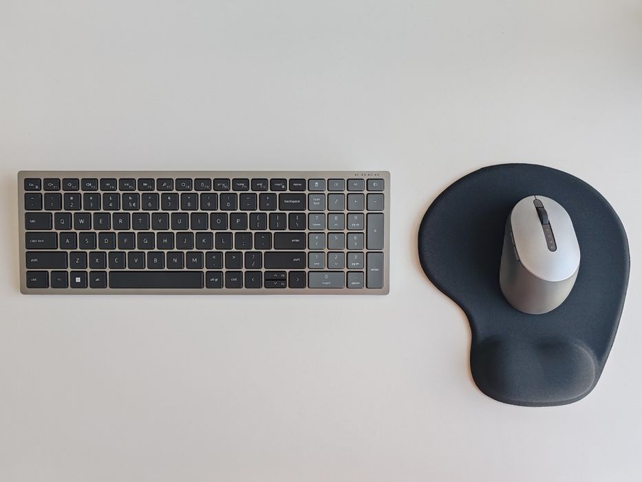 Klawiatura i mysz Dell KM7120W stan idealny