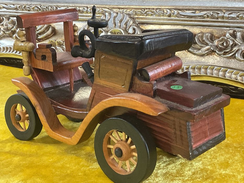 Carro model antigo madeira