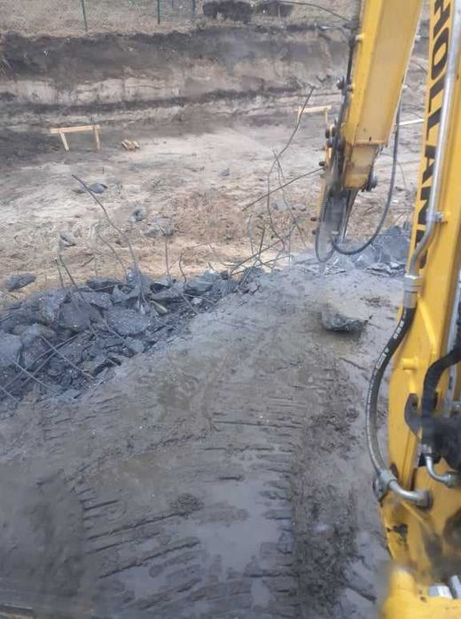 Usługi koparko ładowarką i koparką kołową ładowarka+ młot wyburzeniowy