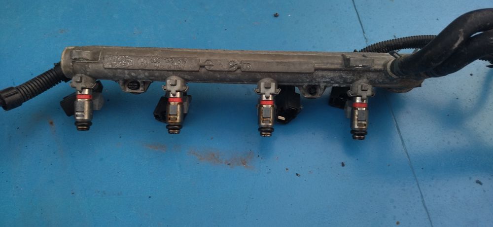 Топливна рампа гольф4 лупо фабія, поло