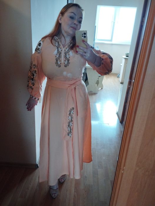 Неймовірна сукня-вишиванка, 48 розмір