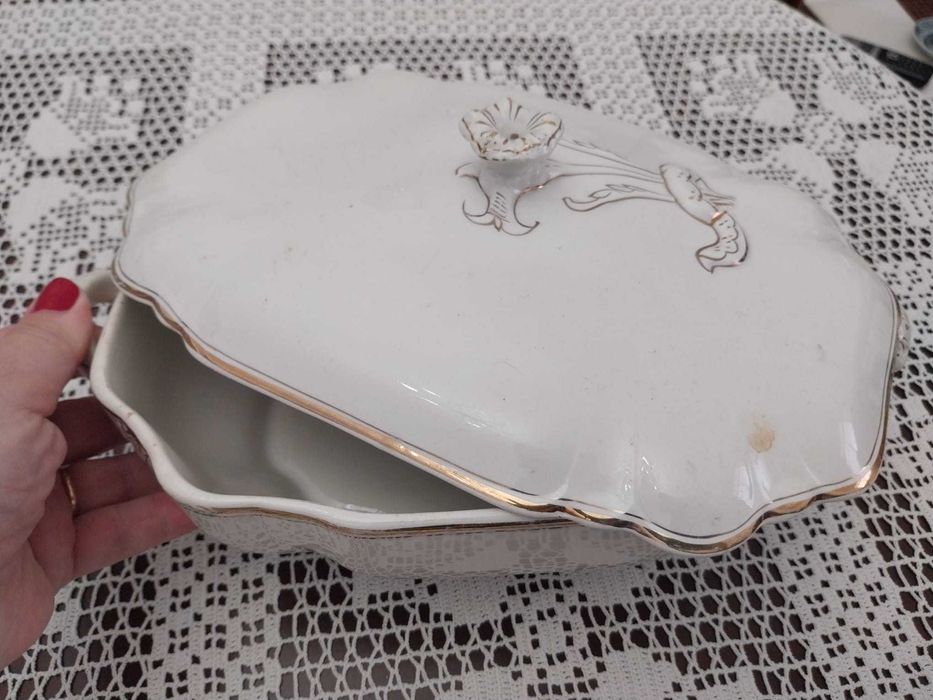 Selling Vintage Tableware437356755136686086