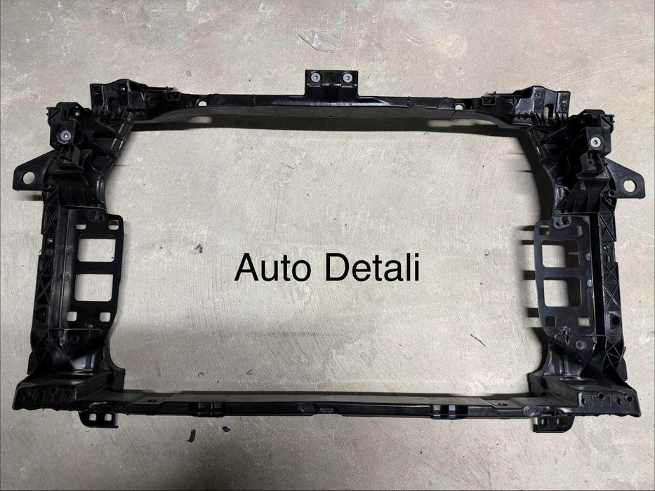 Audi Q7 4M передня панель телевізор рама Ауді КУ 7