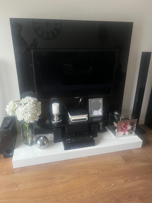 Móvel Tv lacado com leds nas laterais