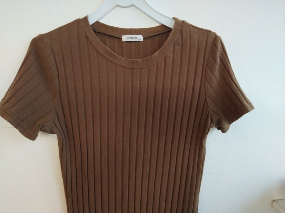 Camisola verde com tachas e bordado, original -Cosmoda - Tamanho L/XL