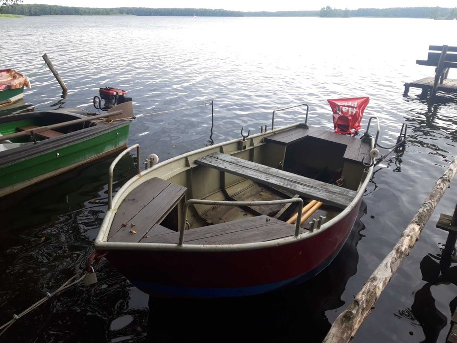 łódź wędkarska   stabilna i mocna