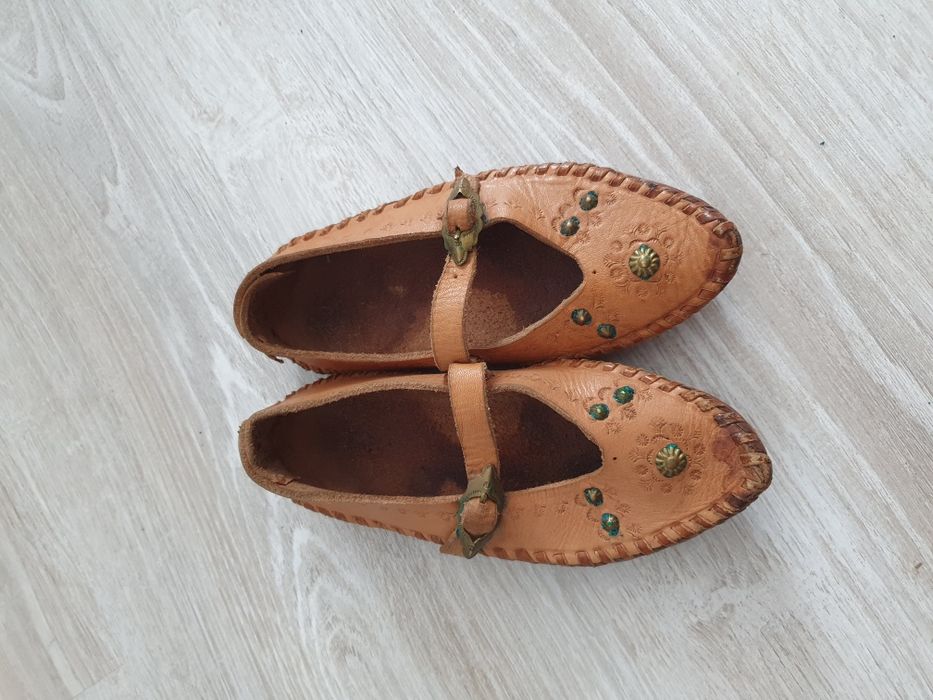 Дитячі постоли, етнічні