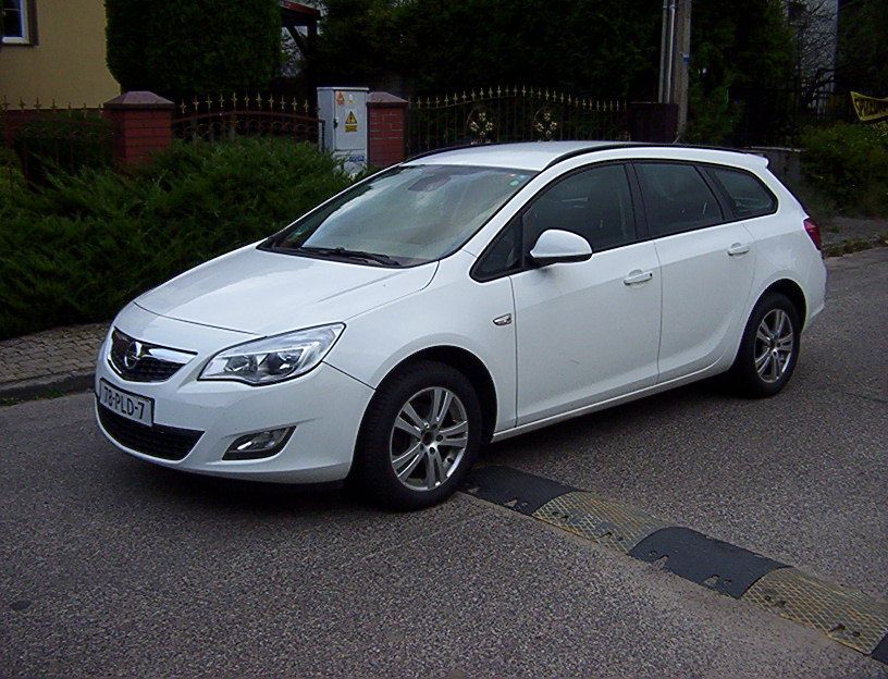 Opel Astra 1.4 NAVI LEDY Pisemna Gwarancja Przebiegu NOWE Opony CONTINENTAL