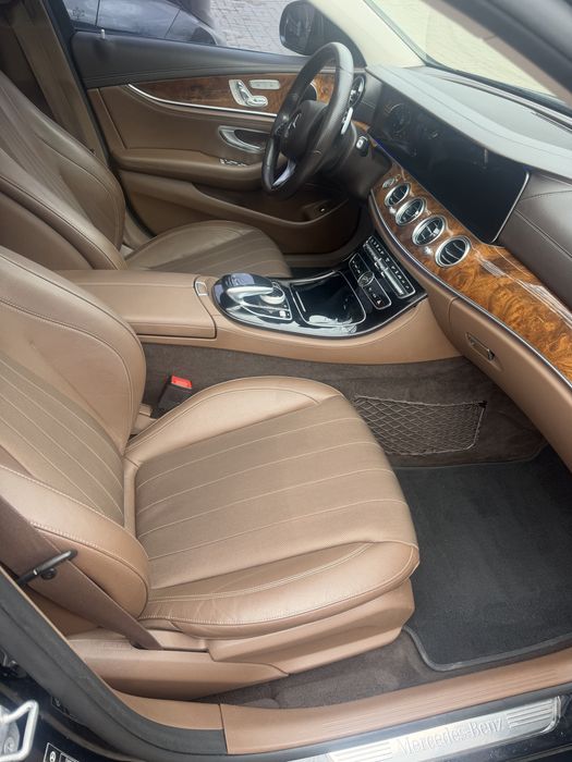 Mercedes Benz  Е220