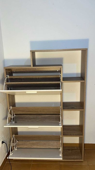 Sapateira com estante