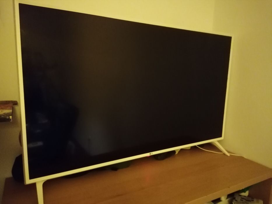 SmartTv LG 49' White frame