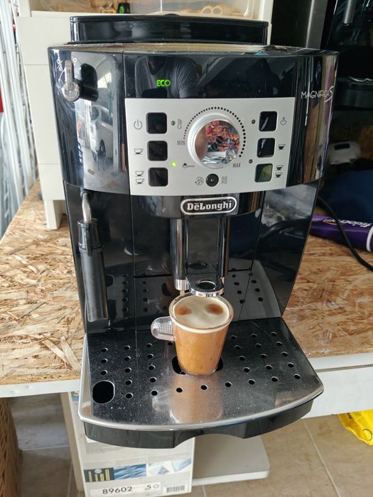 Delonghi magnífica S grãos e café moído
