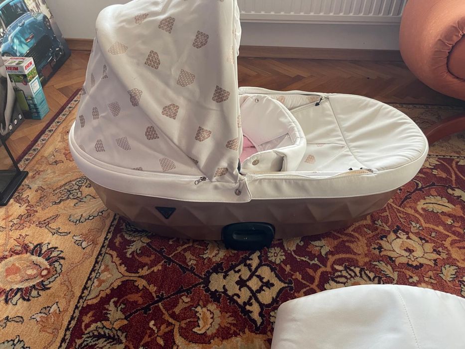 Wózek z gondolą i spacerówką