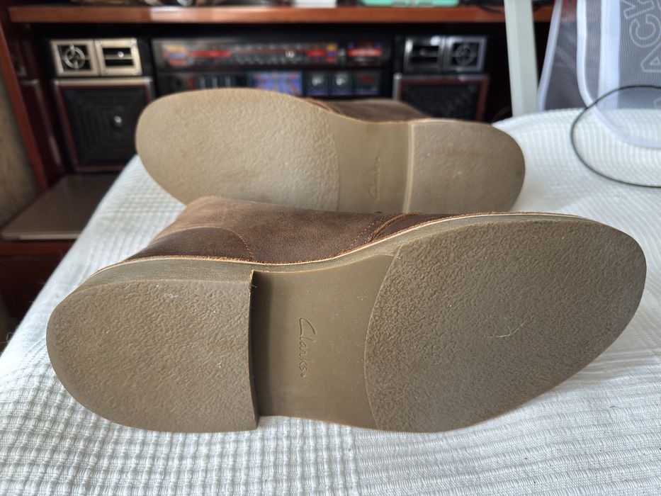 Полуботинки фірми Clarks Англія 42,5 розмір натуральна шкіра -нубук