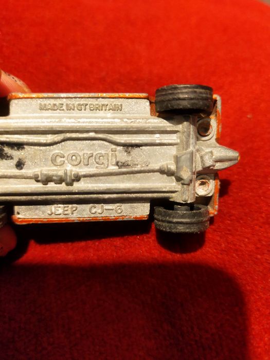 Autko kolekcjonerskie Corgi Jeep