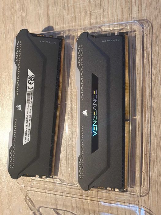 32 RAM DDR4 3200MHZ Corsair Vegeance RGB PRO Computador Fixo