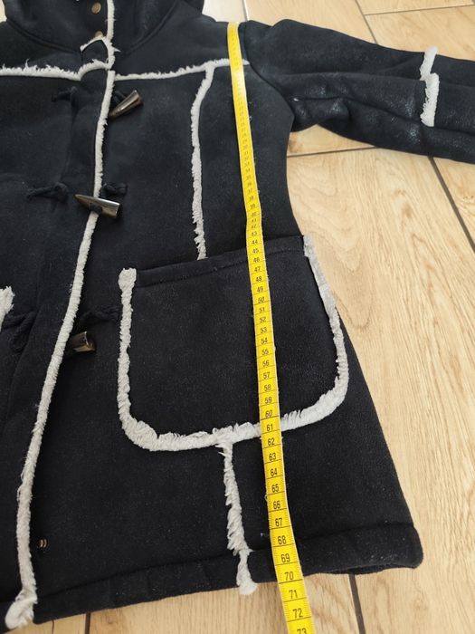 Kożuszek z kapturem C&A