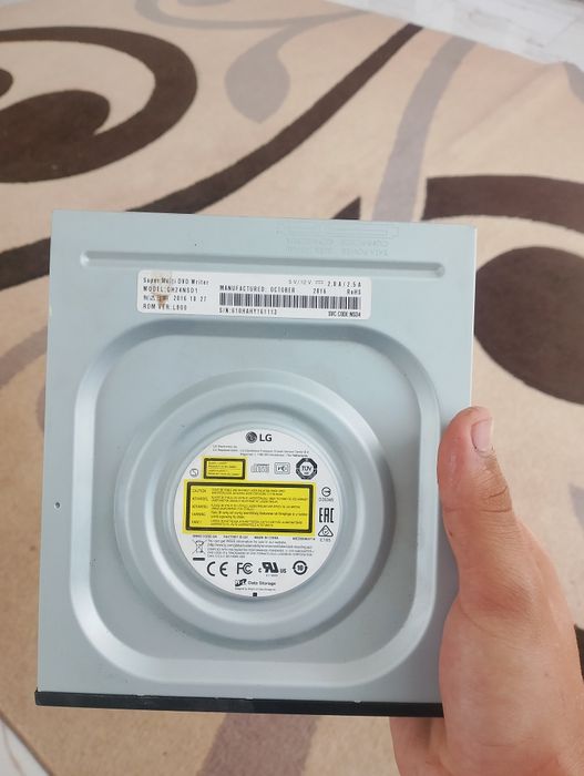 LG Super Multi DVD Writer GH24NSD1