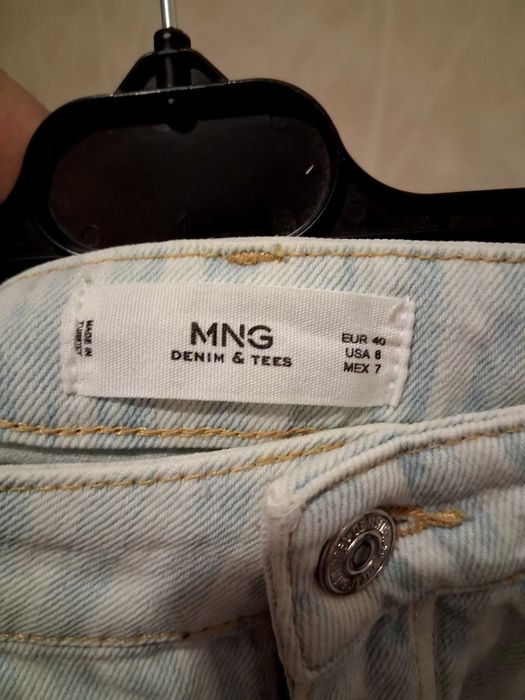 Shorts Pull&Bear e MNG,com camisola H&M.