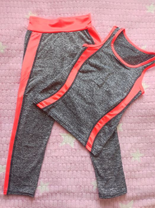 Спортивний костюм на дівчинку