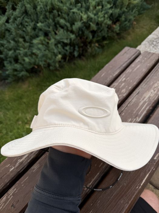 Панама Oakley Tech бежева
