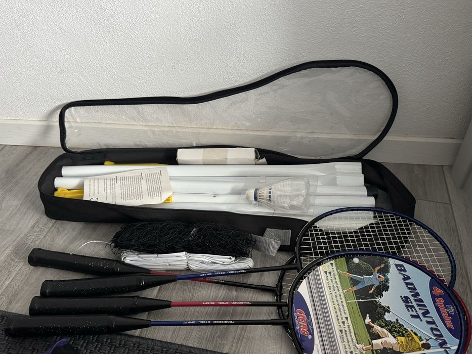 Набір для бадмінтону сітка , 4 ракетки , воланчики