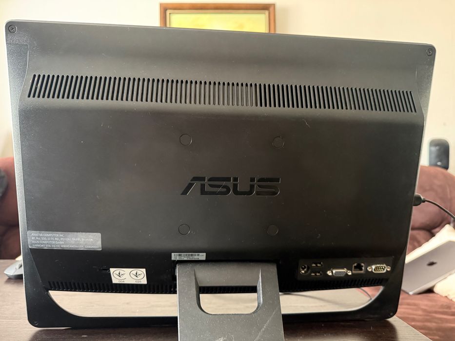 Моноблок ASUS ET2013IUKI / Core i3 / 4 ГБ / SSD 120 ГБ / 20″