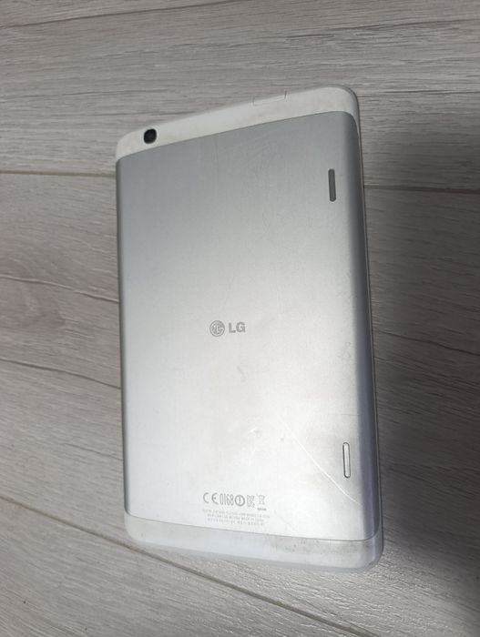 Планшет LG  V500