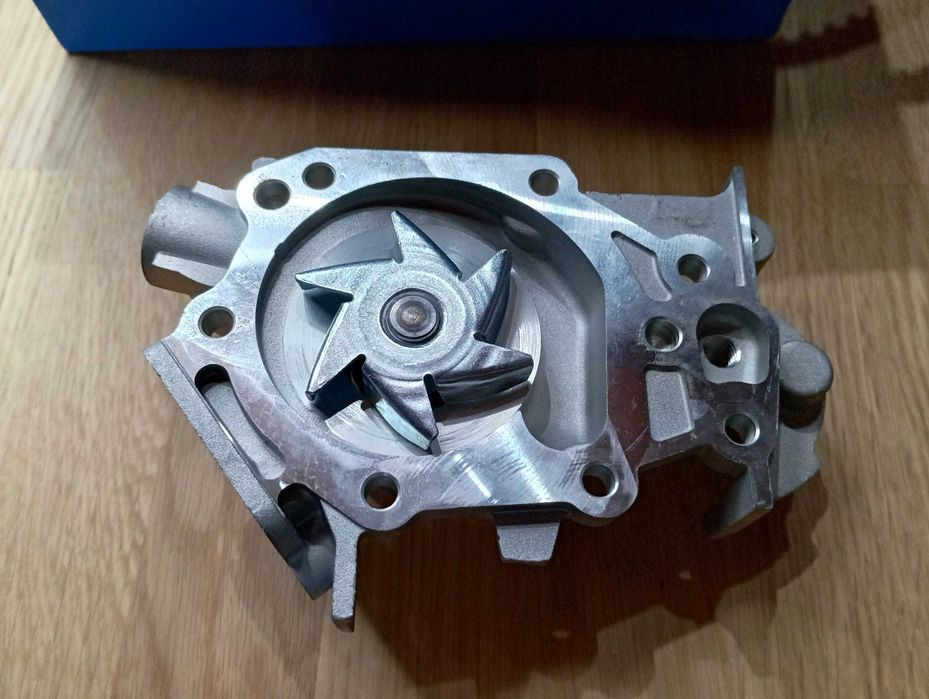 Bomba de água + kit de correia dentada - RENAULT e NISSAN