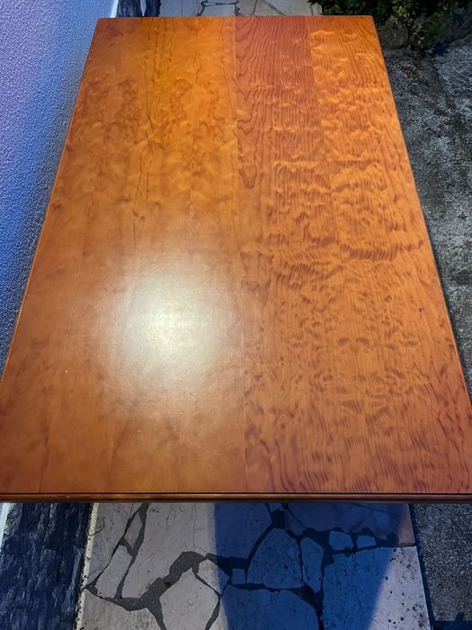 Mesa de madeira resistente 1,39m – ótima para sala ou escritório