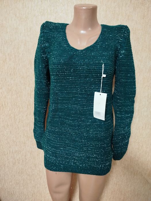 Продам свитер женский.