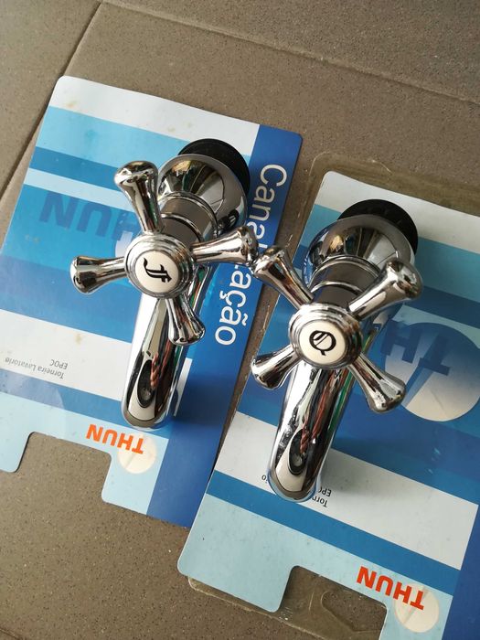 Estores laminados em PVC || 2 torneiras de lavatório novas - vintage