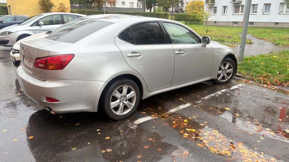 Lexus IS220