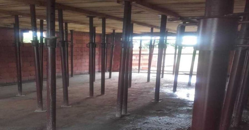 Stemple budowlane regulacja 2m-3,6m, transport - Do wypożyczenia