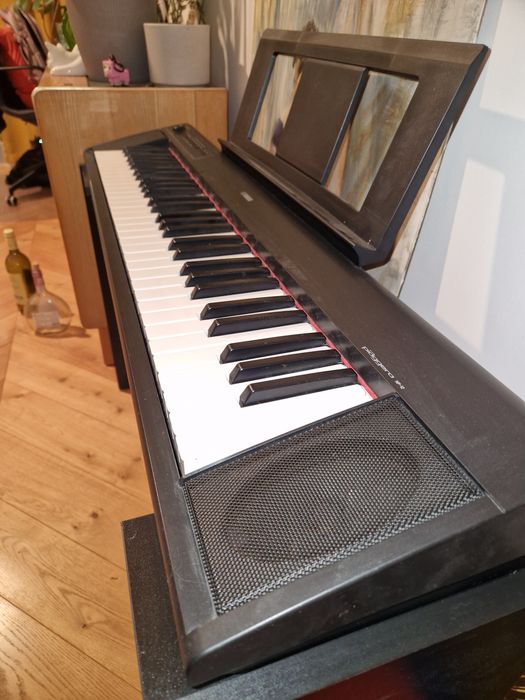 Pianino cyfrowe Yamaha Piaggero NP-12B