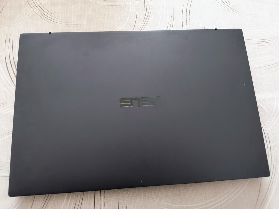 Sprzedam używany laptop Asus expert book B1500C