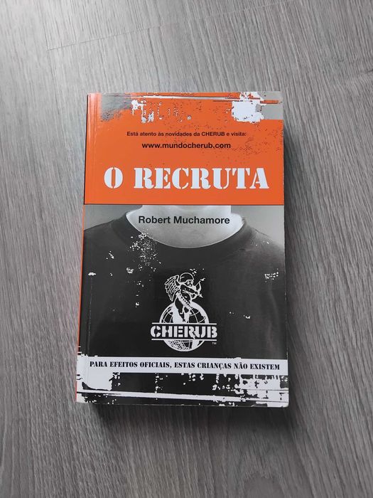 Livro O Recruta de Robert Muchamore