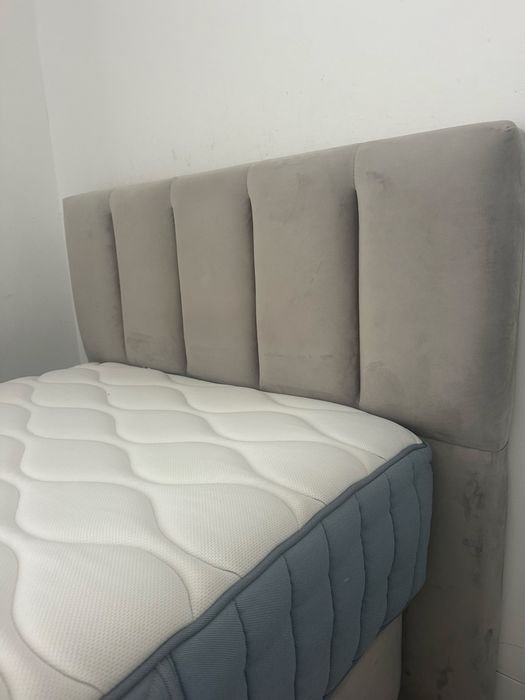 Cama individual com colchão – Estado impecável