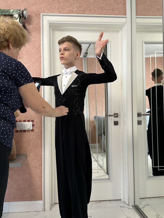 Продам танцювальний фрак від Мазур