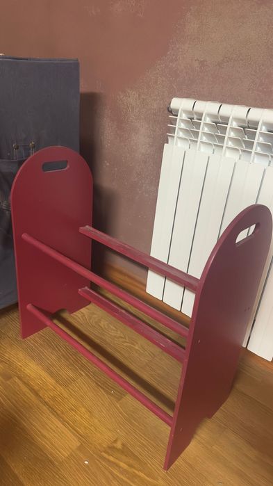 Sapateira de madeira