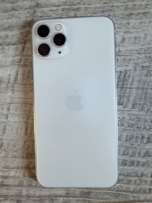 Телефон IPhone 11 Pro