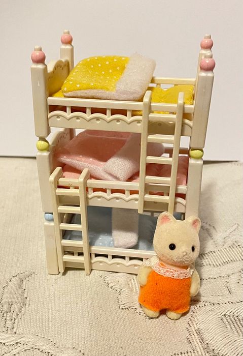 Sylvanian Families
Звіри, меблі, аксессуари