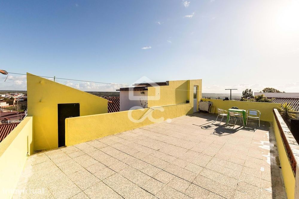 Moradia T5 c/ Espaço Exterior, Garagem e Terraço | Torrão, Alcácer do
