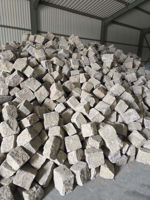 Kamień naturalny / kostka kamienna 19 cm+