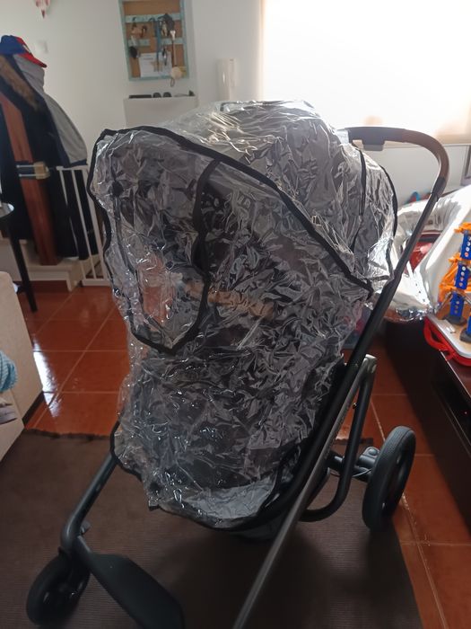 Carrinho de Bebé, Cadeira de Refeição / Espreguiçadeira e Cadeira Auto