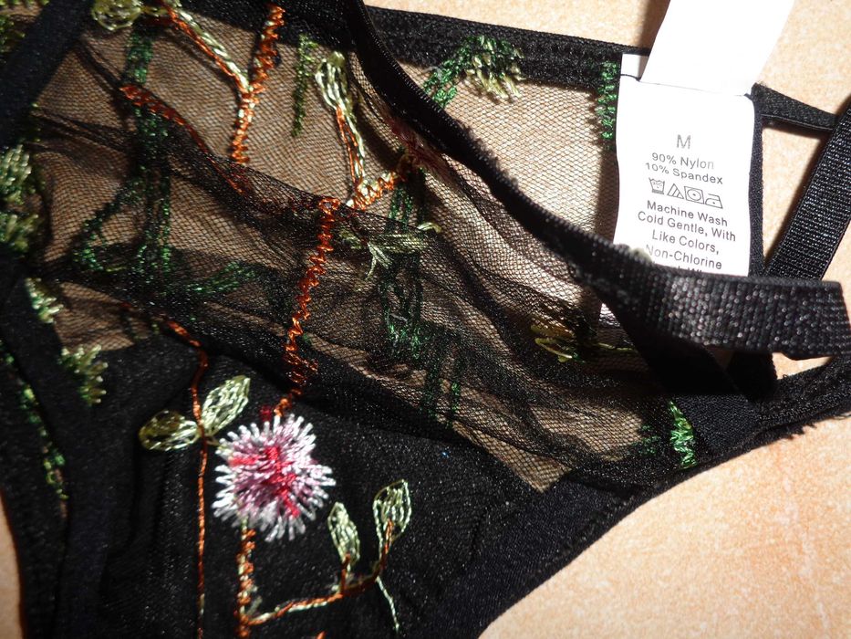 SHEIN nowy komplet haftowana koronka stringi + pas do pończoch M