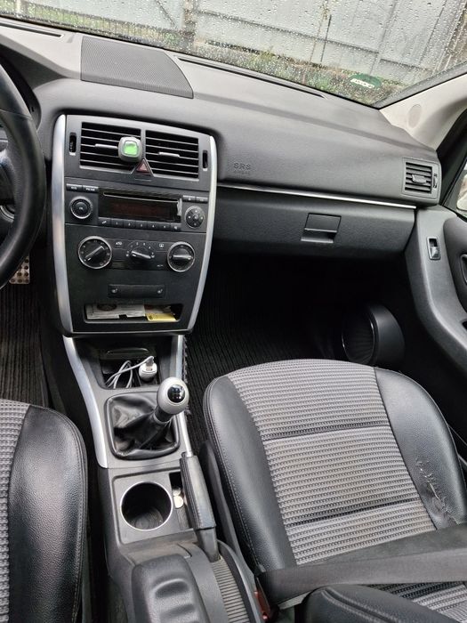 Mercedes-Benz 2006 Мерседес Бенз